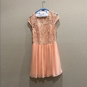 Short sleeve dress